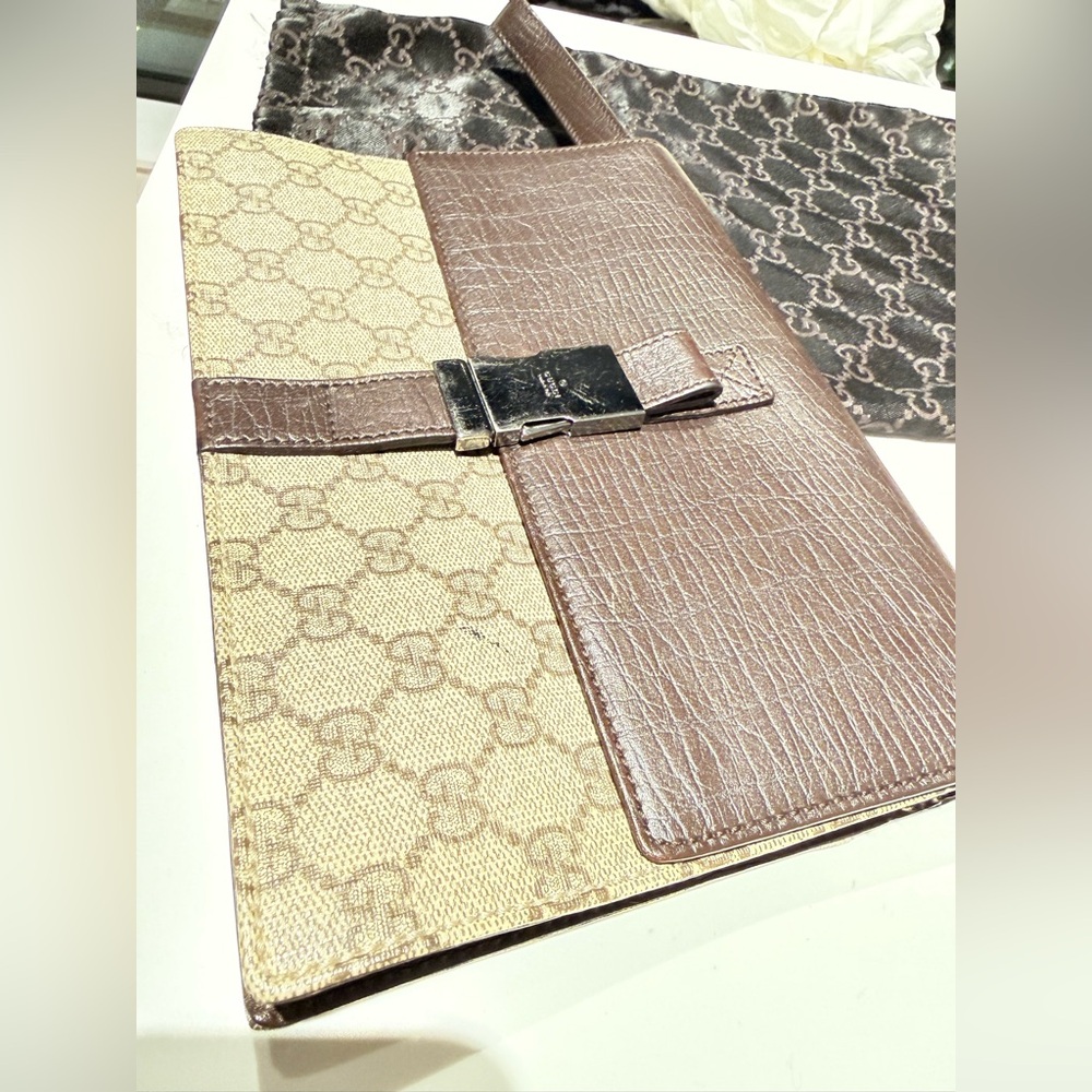 Gucci Vintage Tan and Brown Leather Clutch.